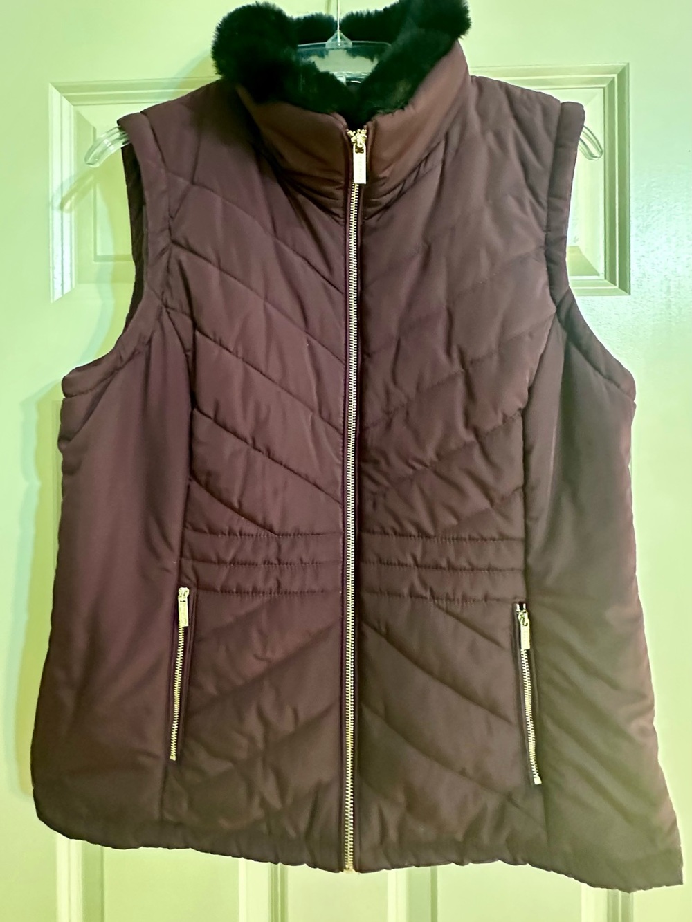 Calvin Klein Quilted Faux-Fur Collar Women's Vest - Burgundy
